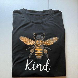 “Bee Kind” fitted graphic tee. Black. Size Women’s L.